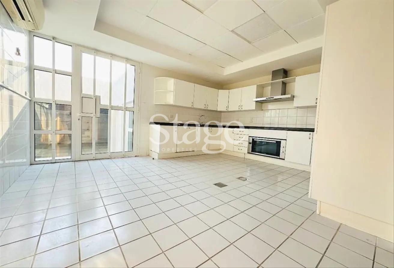 4 bedrooms common for Rent in Jumeirah, Dubai VI7610L