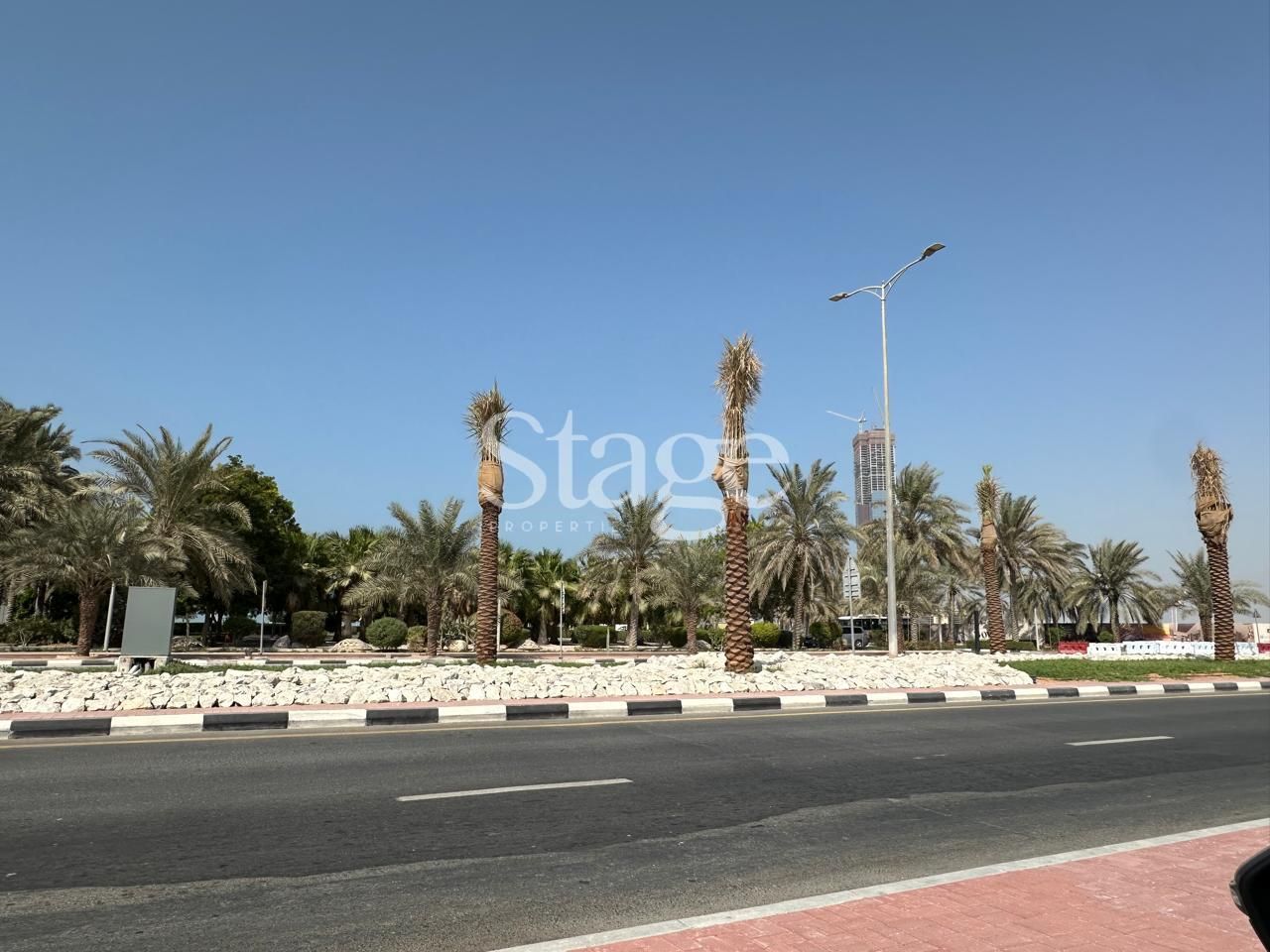 محل للبيع في Jumeirah Village Circle، Dubai SH9217S