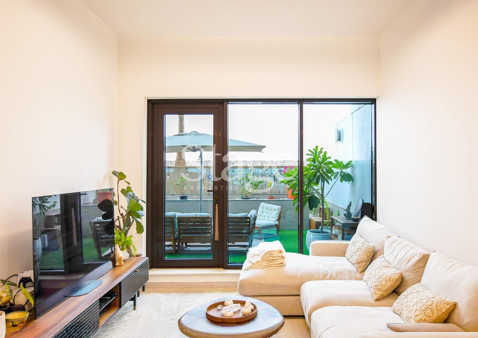 1 bedroom apartment for Sale in Business Bay, Dubai AP8129S
