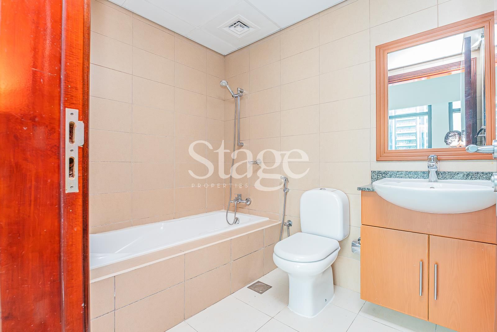 2 bedrooms apartment for Rent in Jumeirah Lake Towers, Dubai AP9596L