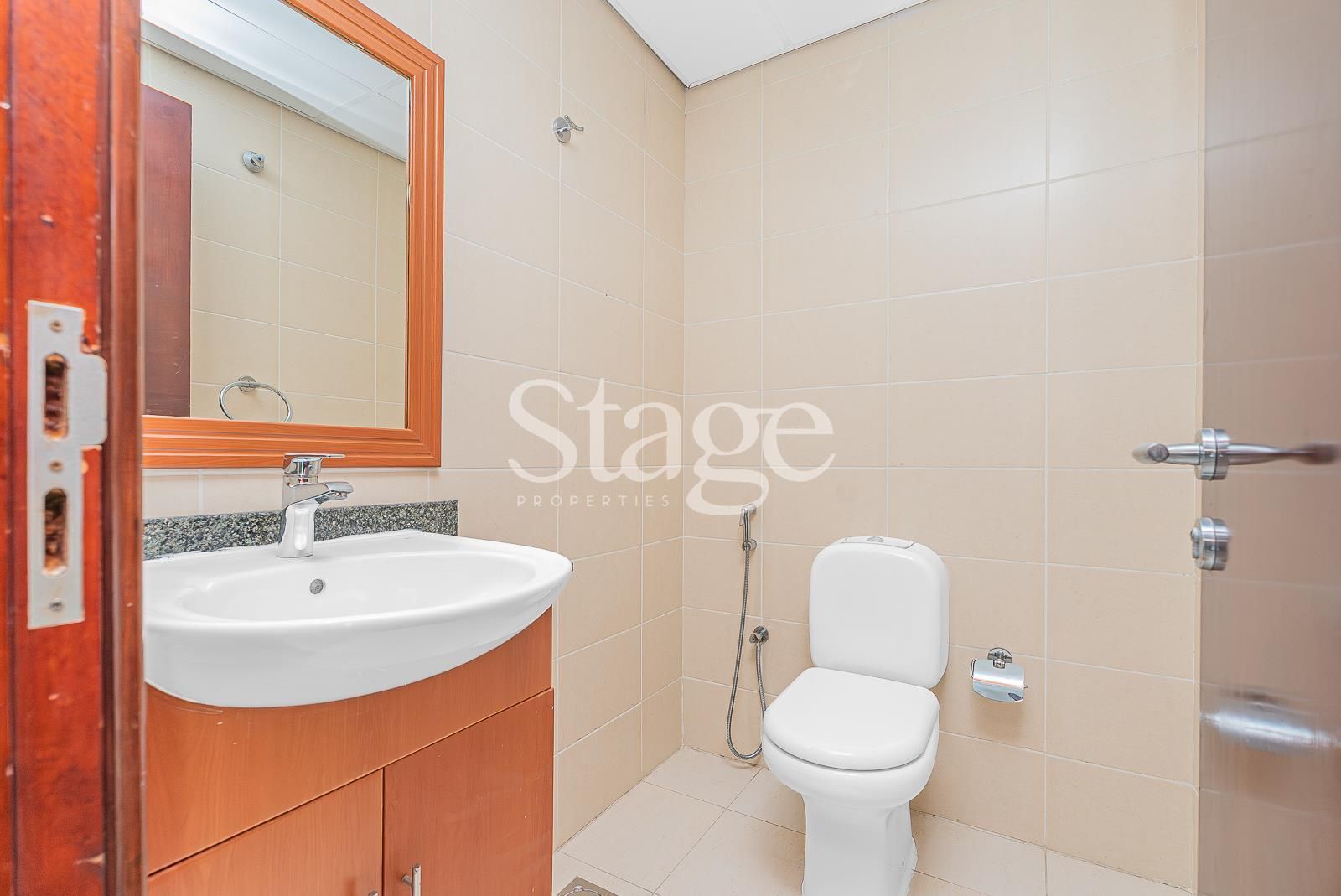 2 bedrooms apartment for Rent in Jumeirah Lake Towers, Dubai AP9596L
