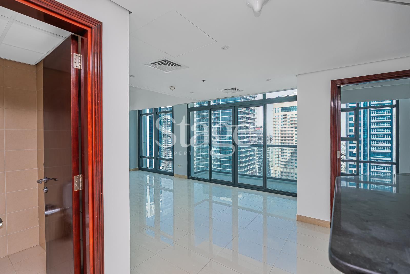 2 bedrooms apartment for Rent in Jumeirah Lake Towers, Dubai AP9596L