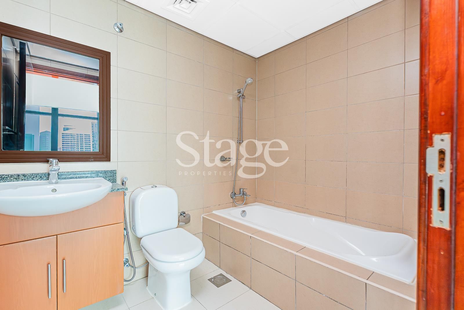 2 bedrooms apartment for Rent in Jumeirah Lake Towers, Dubai AP9596L