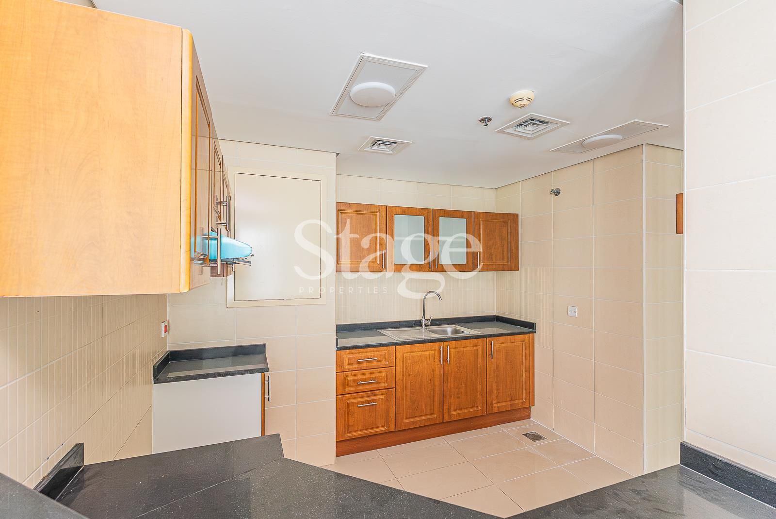2 bedrooms apartment for Rent in Jumeirah Lake Towers, Dubai AP9596L
