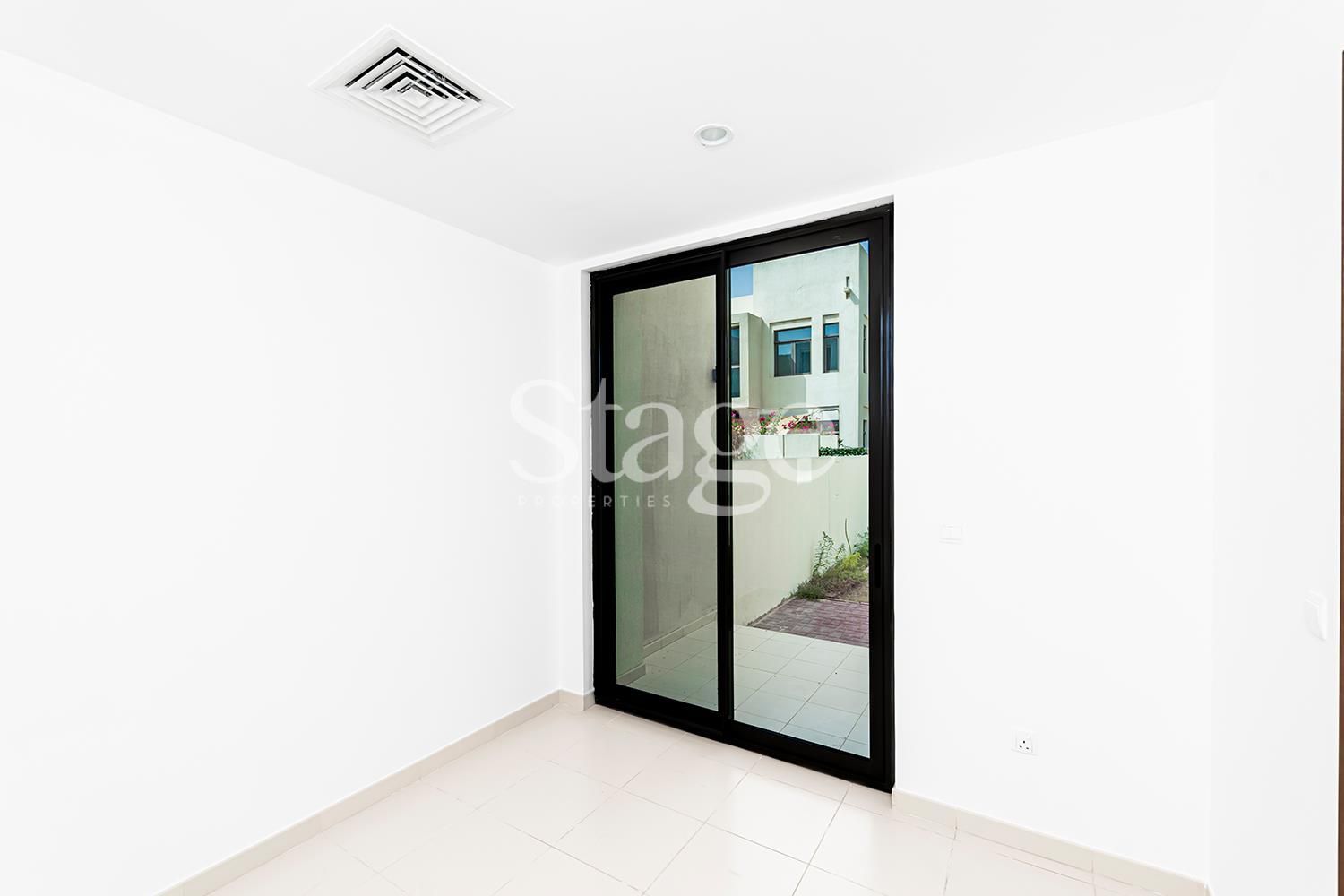 3 bedrooms common for Rent in Reem, Dubai VI8533L