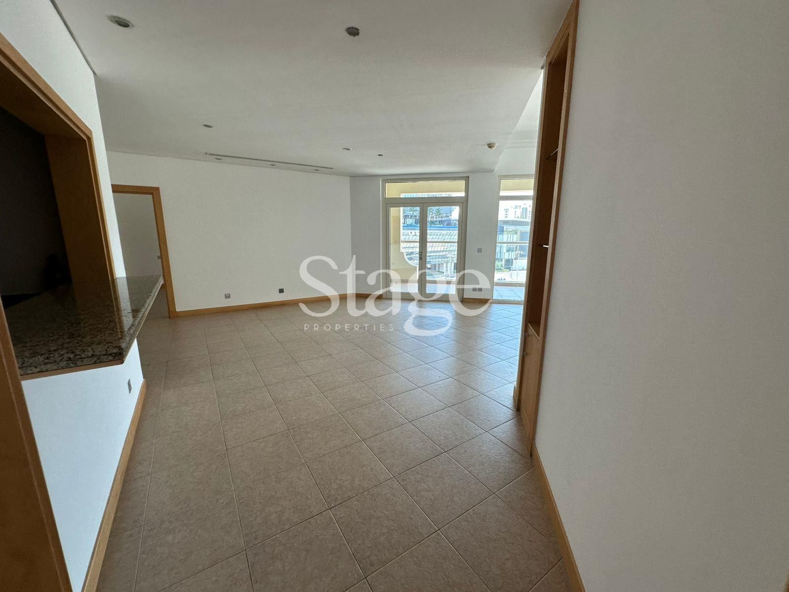 2 bedrooms apartment for Rent in Palm Jumeirah, Dubai AP9531L