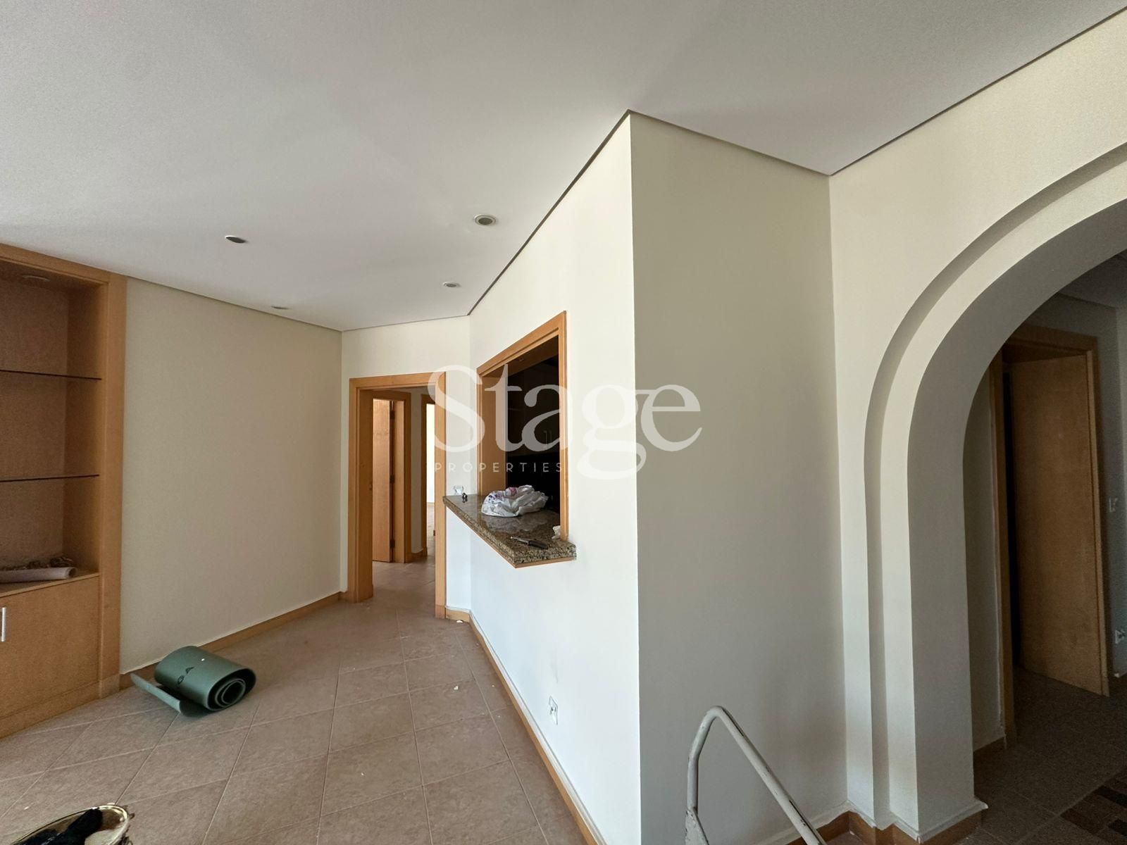 2 bedrooms apartment for Rent in Palm Jumeirah, Dubai AP9531L