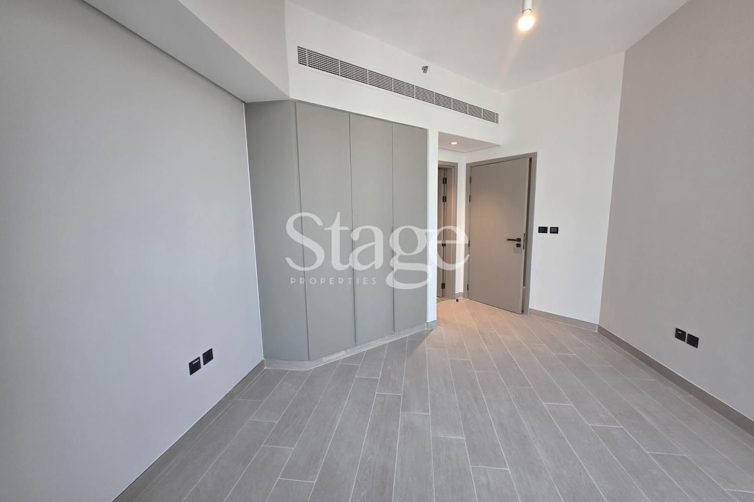 1 bedroom apartment for Rent in Business Bay, Dubai AP9826L