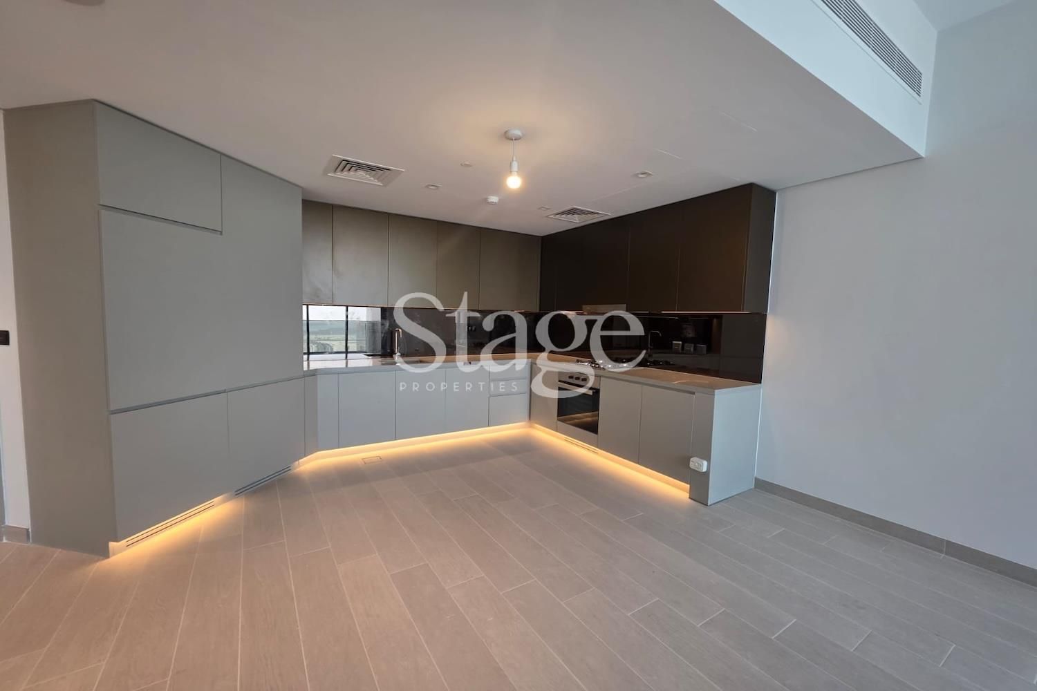 1 bedroom apartment for Rent in Business Bay, Dubai AP9826L