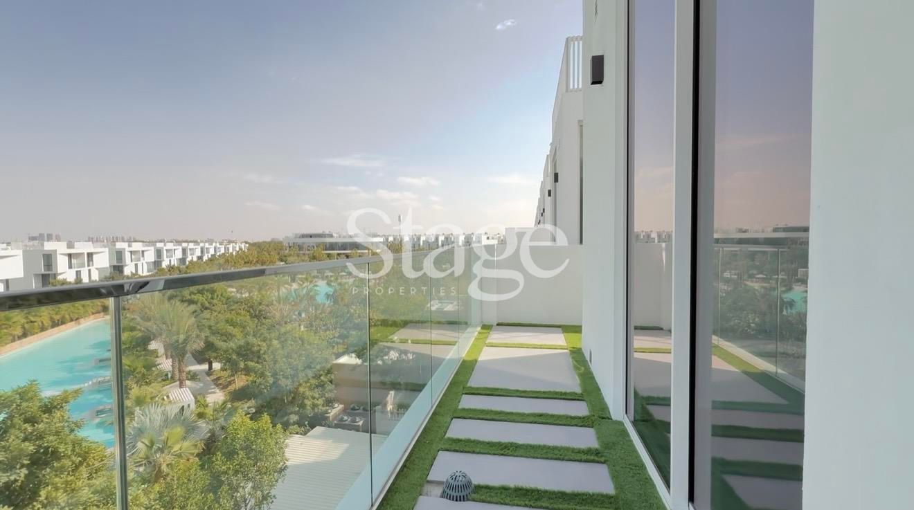 Lowest Priced Single Row on the Lagoon | Ixora 2