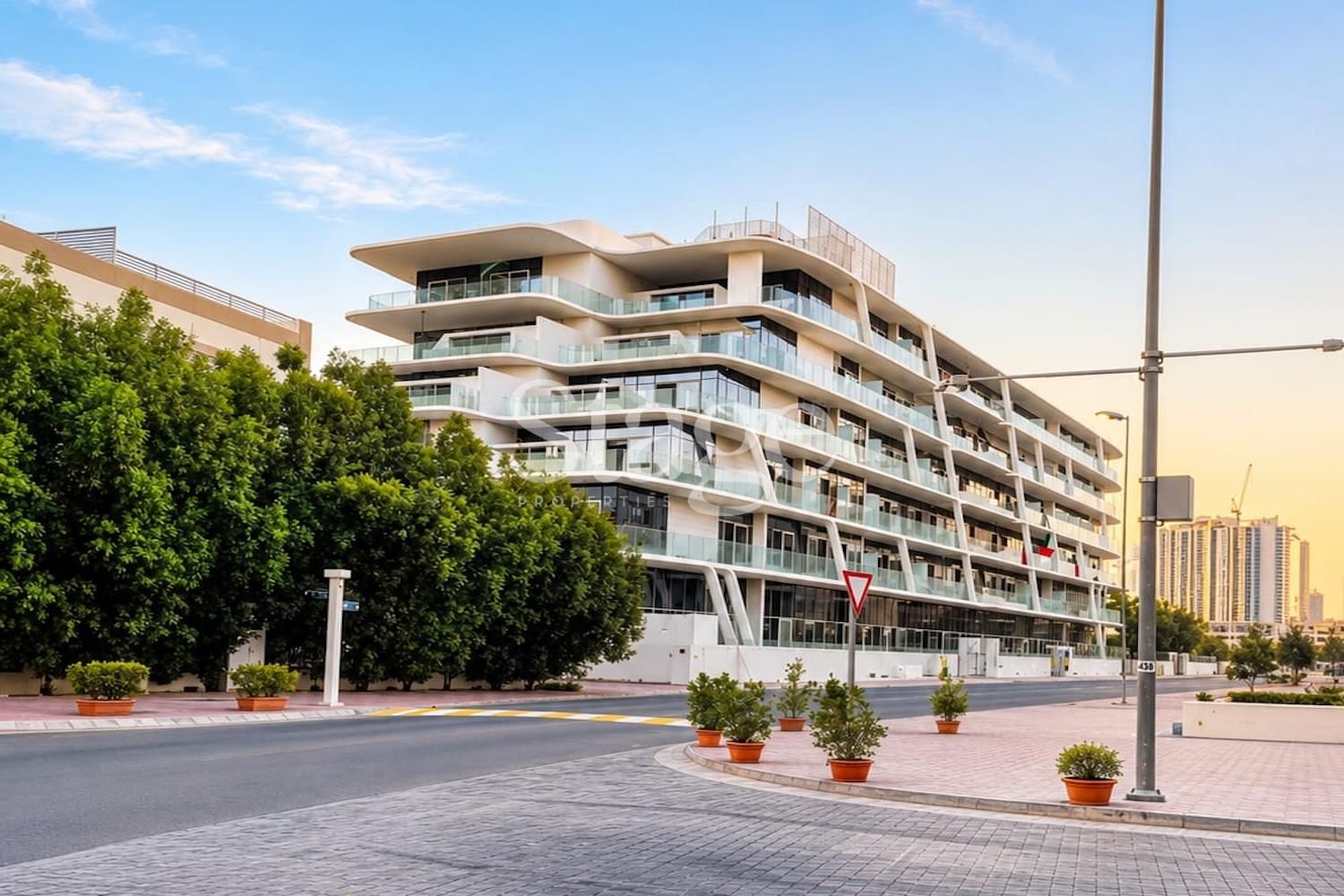 Luxurious Amenities | Contemporary | On the Pool Side