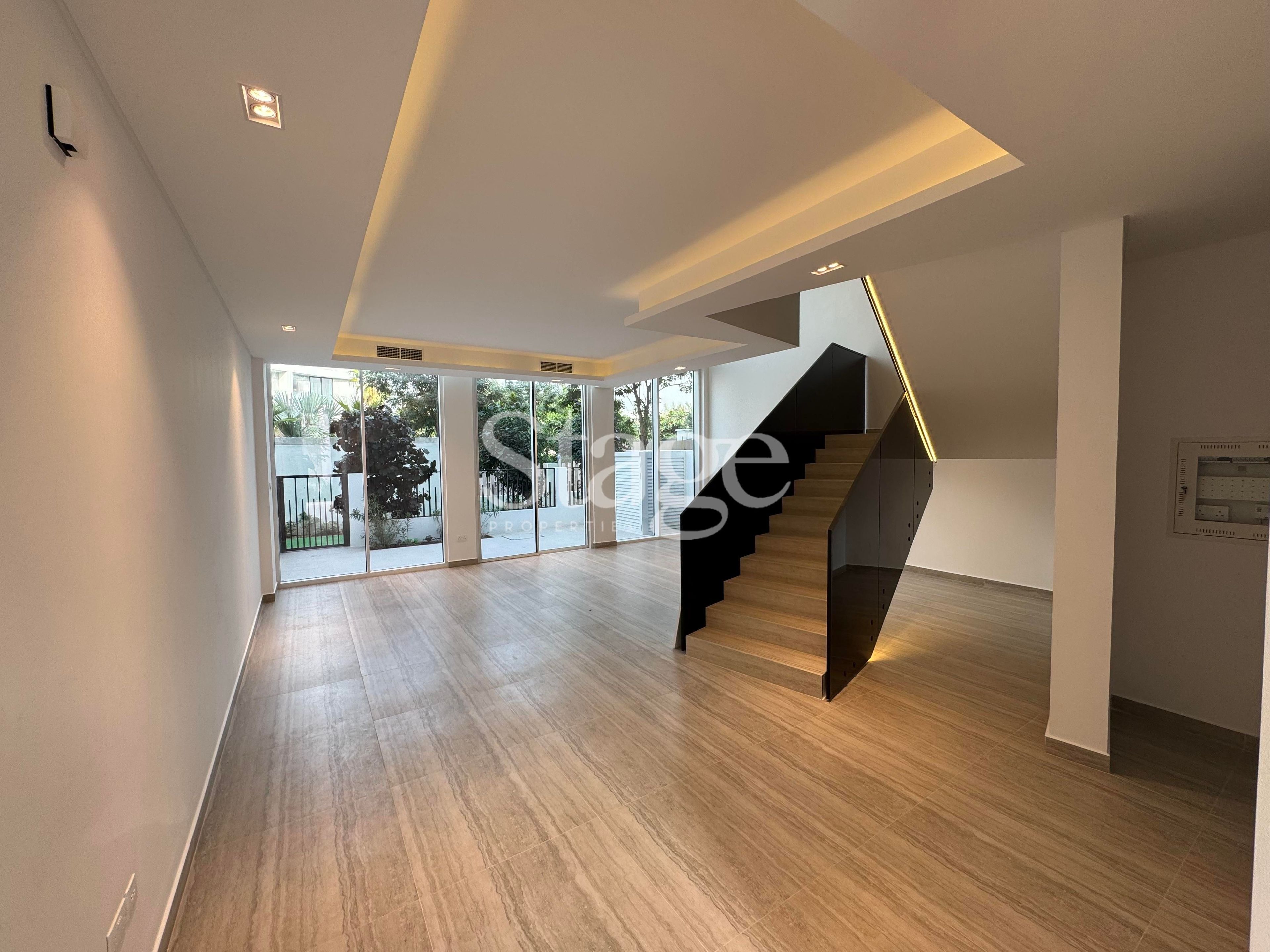 Luxury 4 BR Villa | Private Rooftop Pool