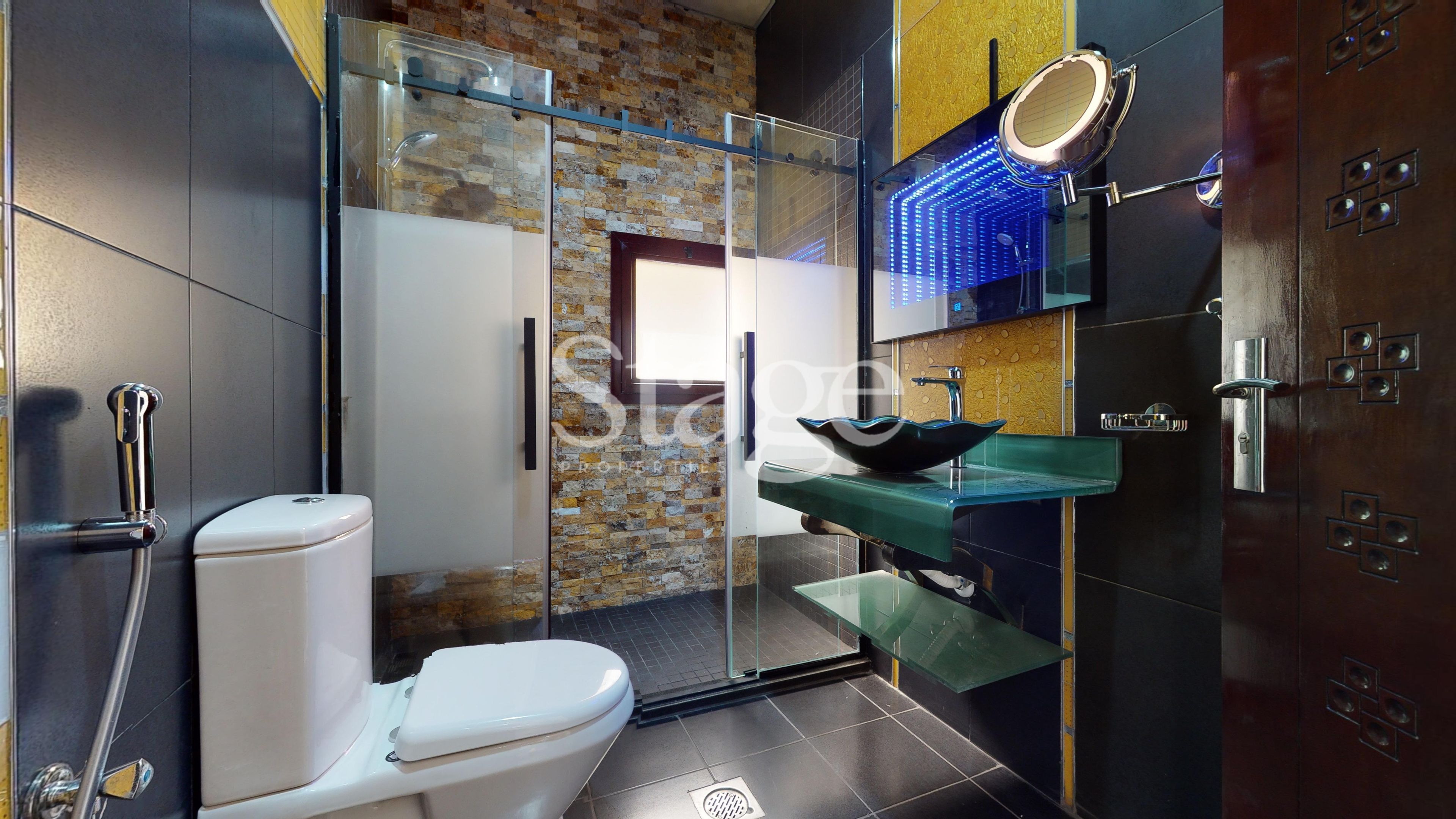 8 bedrooms common for Rent in Emirates Hills, Dubai VI7491L