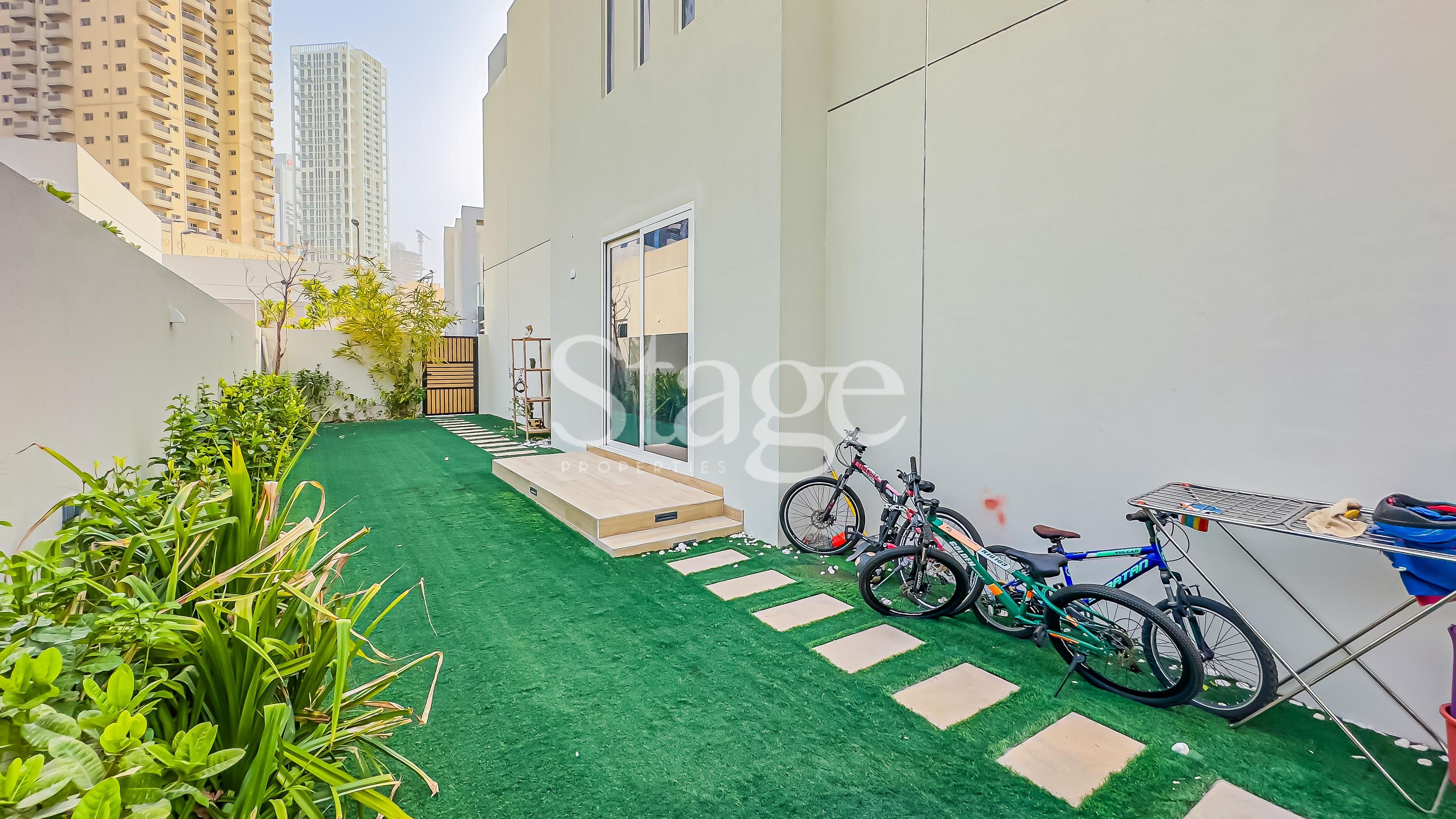 4 bedrooms Villas for Sale in Jumeirah Village Circle, Dubai VI8253S