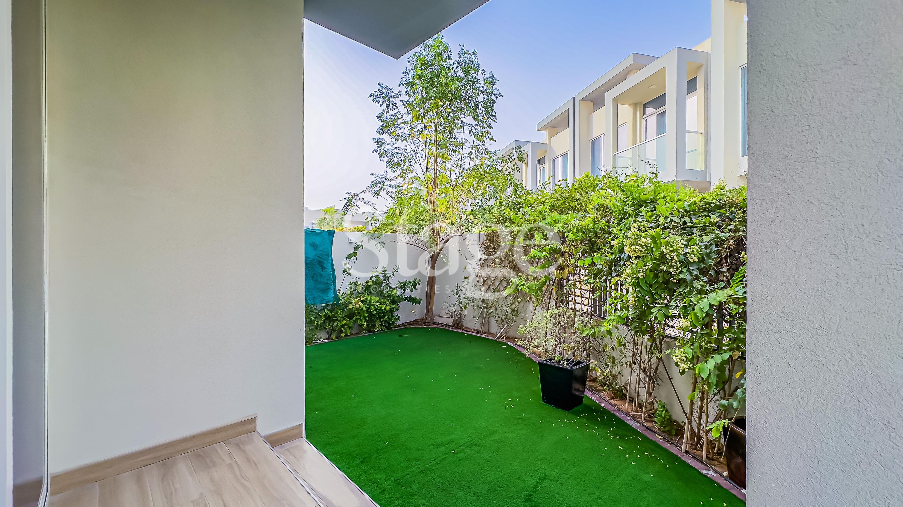 4 bedrooms Villas for Sale in Jumeirah Village Circle, Dubai VI8253S