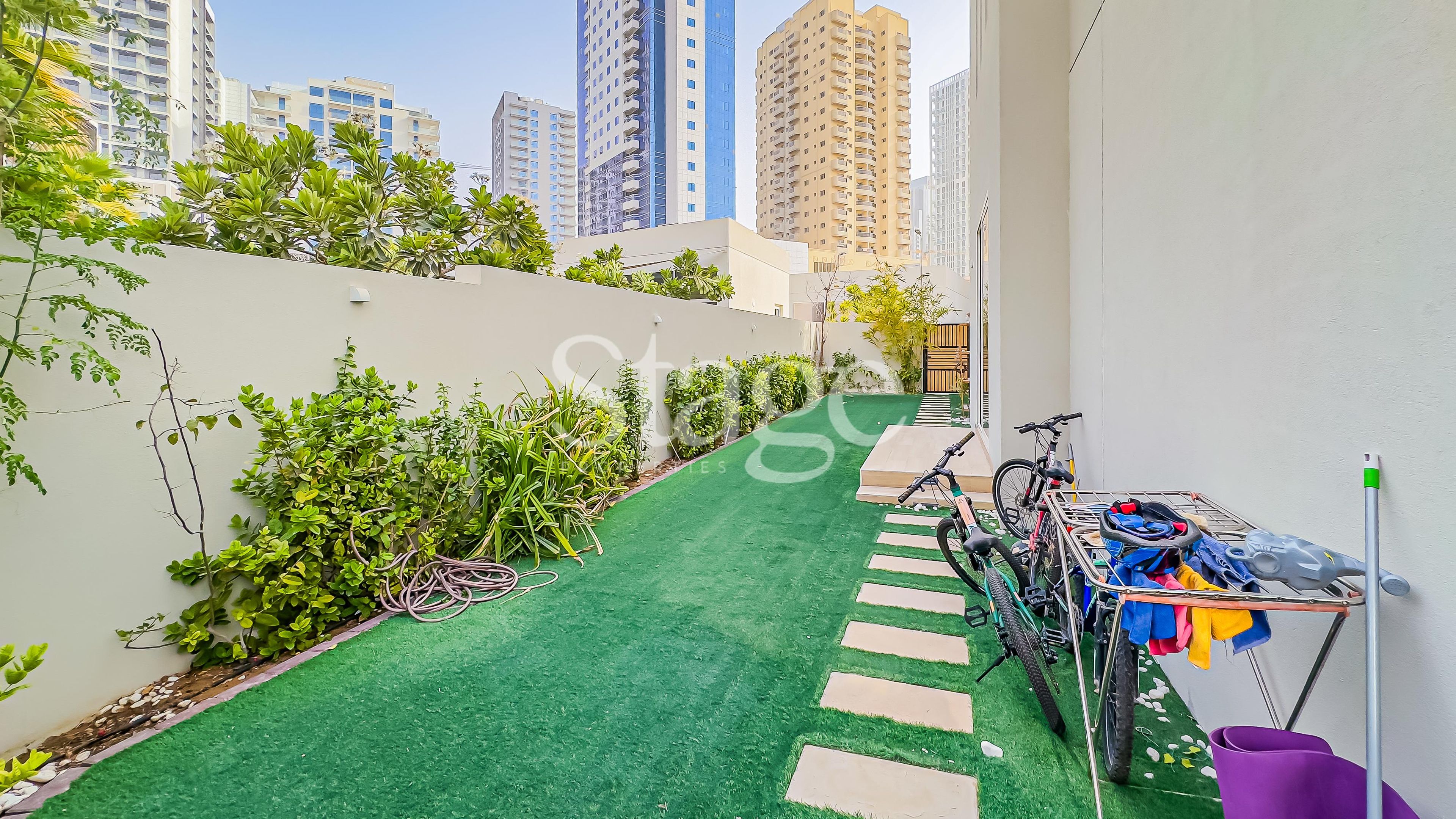 4 bedrooms Villas for Sale in Jumeirah Village Circle, Dubai VI8253S