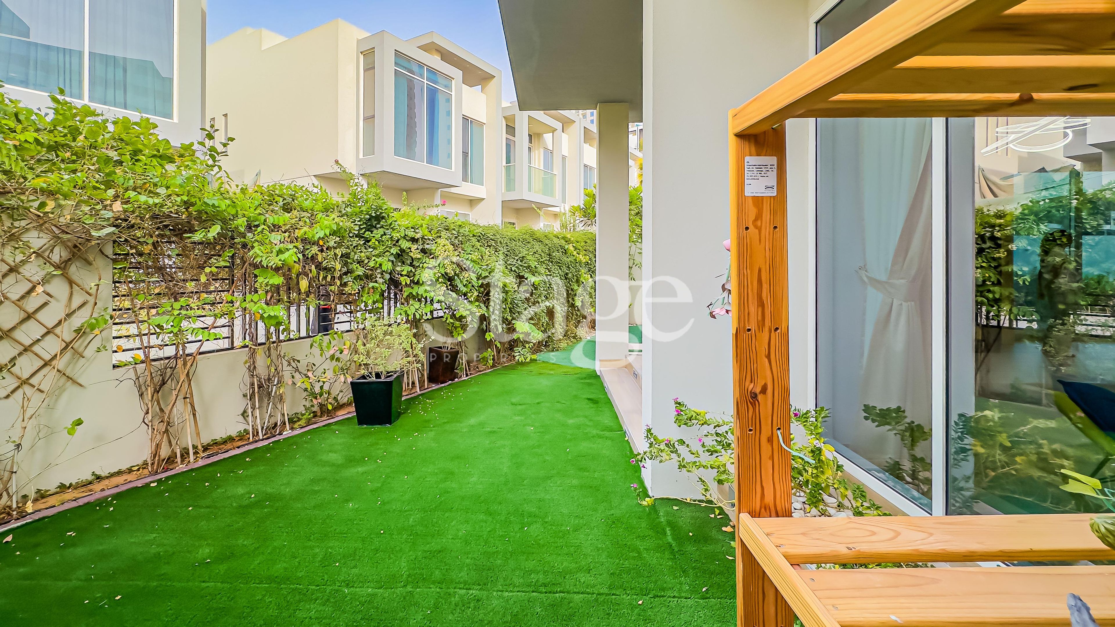 4 bedrooms Villas for Sale in Jumeirah Village Circle, Dubai VI8253S
