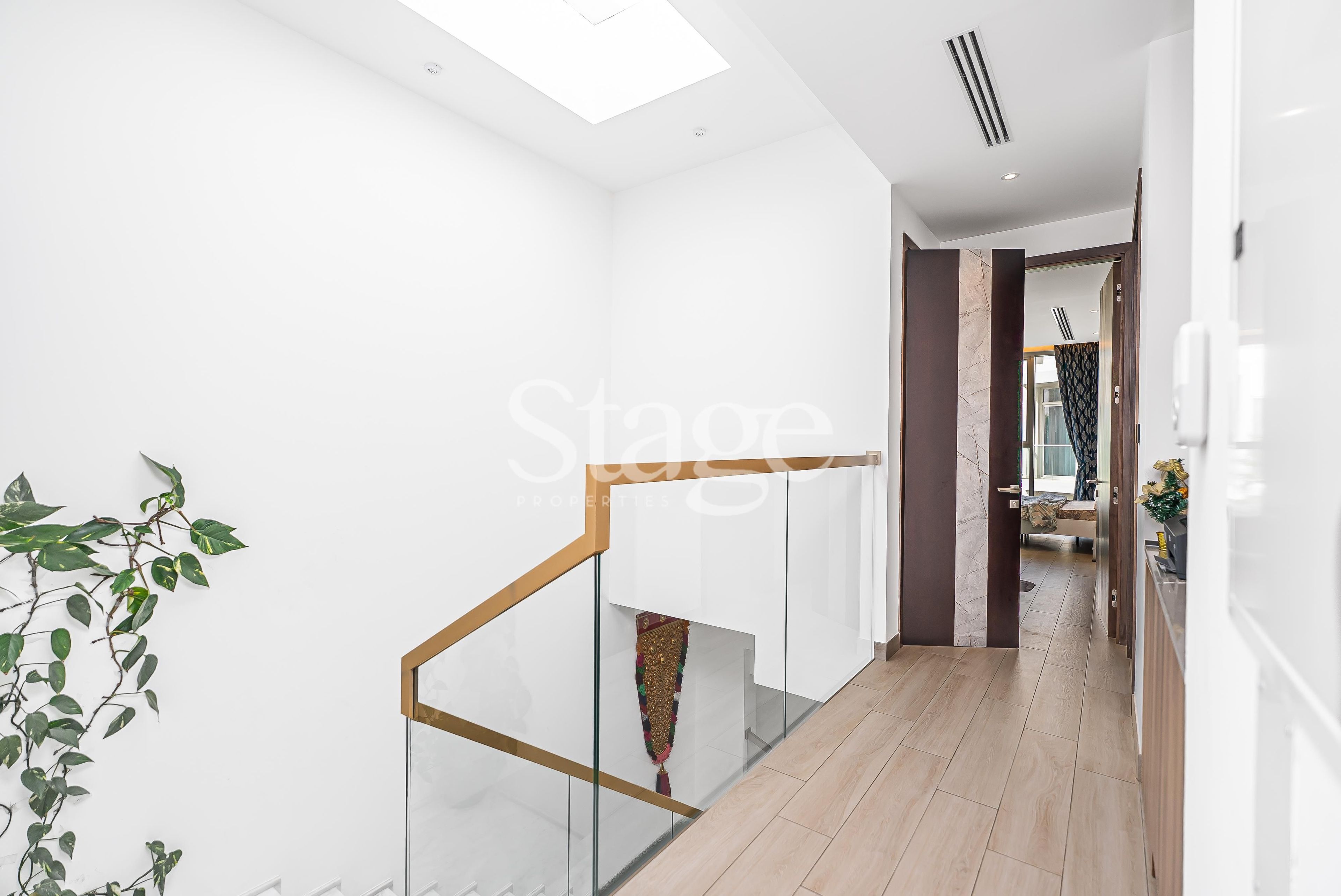 4 bedrooms Villas for Sale in Jumeirah Village Circle, Dubai VI8253S