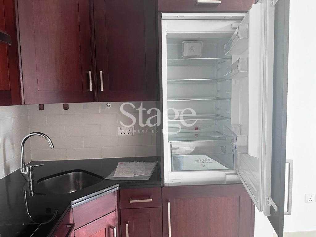 ستوديو للإيجار في Downtown Dubai، Dubai AP7748L