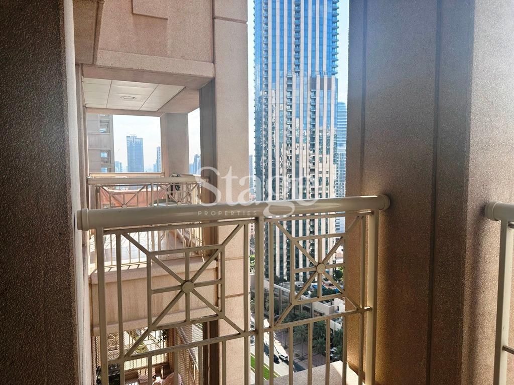 ستوديو للإيجار في Downtown Dubai، Dubai AP7748L