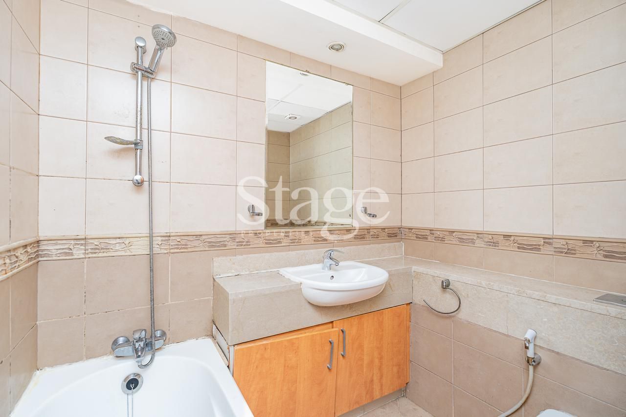 2 bedrooms apartment for Sale in Jumeirah Lake Towers, Dubai AP8448S