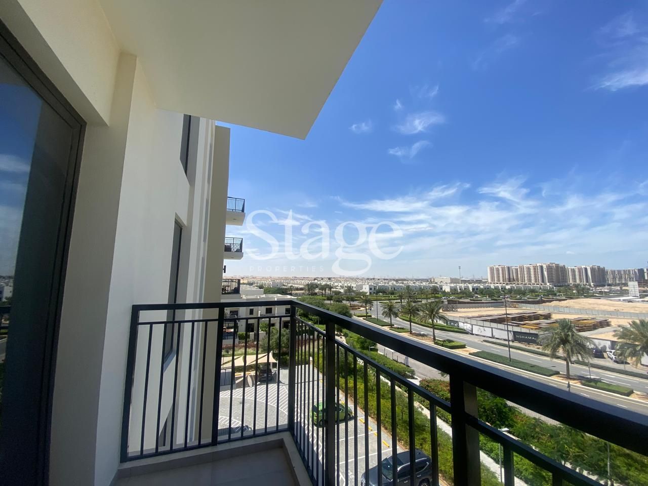 Modern 1BR I Vacant I Balcony