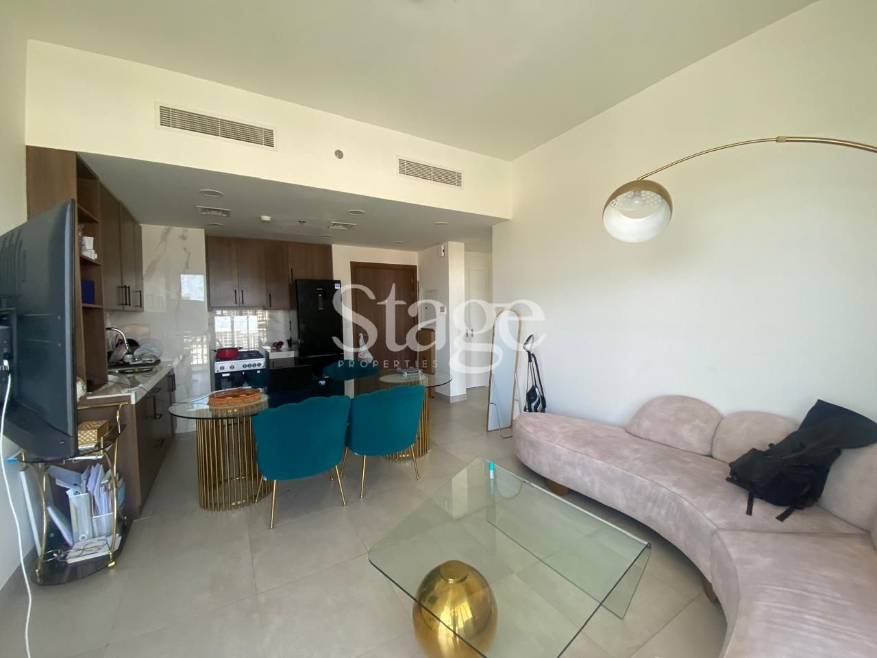 Modern Living I Bright 1BR I Vacant