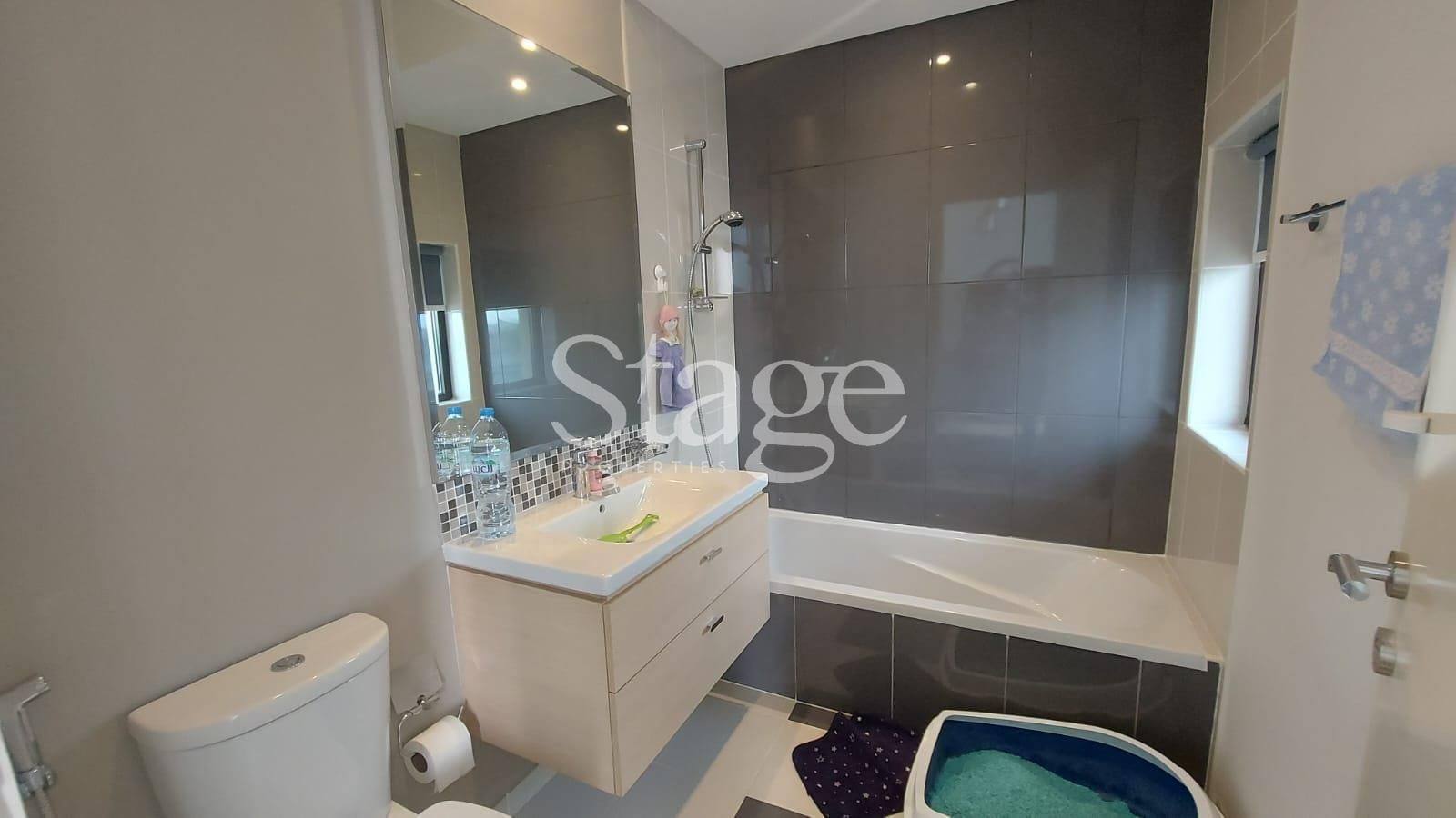 3 bedrooms Villas for Rent in DAMAC Hills, Dubai VI8864L