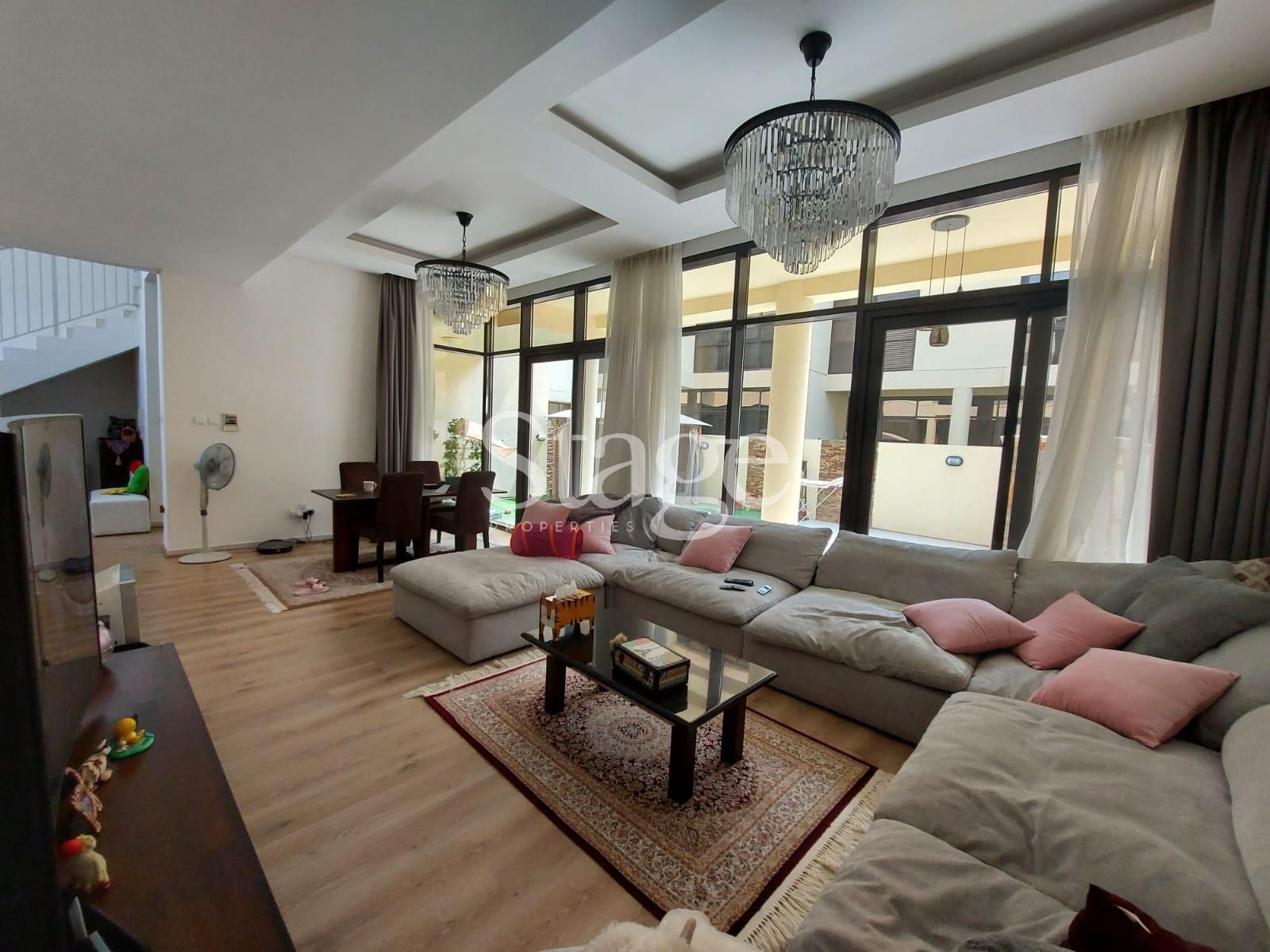 3 bedrooms Villas for Rent in DAMAC Hills, Dubai VI8864L