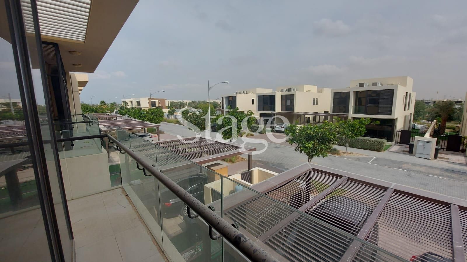3 bedrooms Villas for Rent in DAMAC Hills, Dubai VI8864L