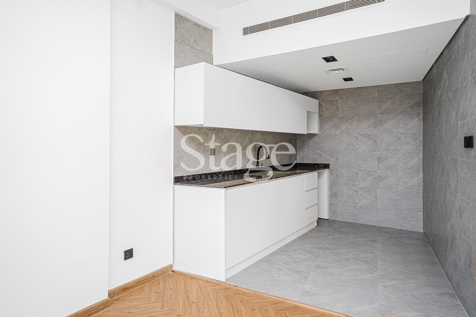 Office Space for Rent in Dubai Media City, Dubai OF7922L