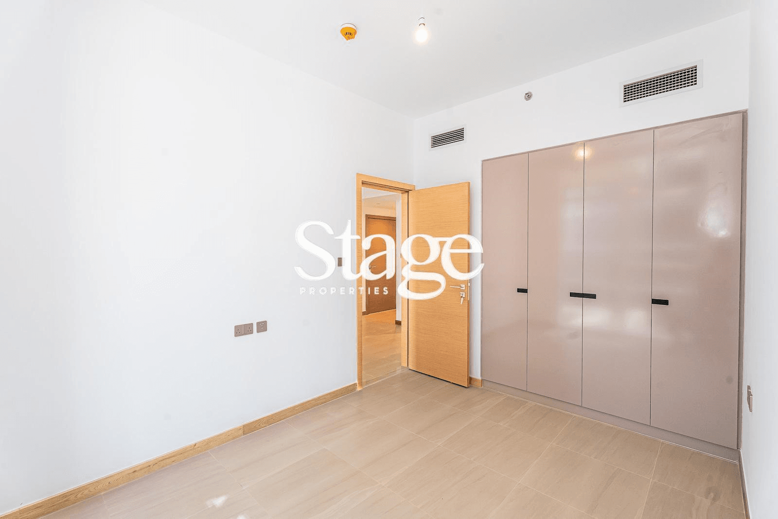 1 bedroom apartment for Rent in Business Bay, Dubai AP7361L