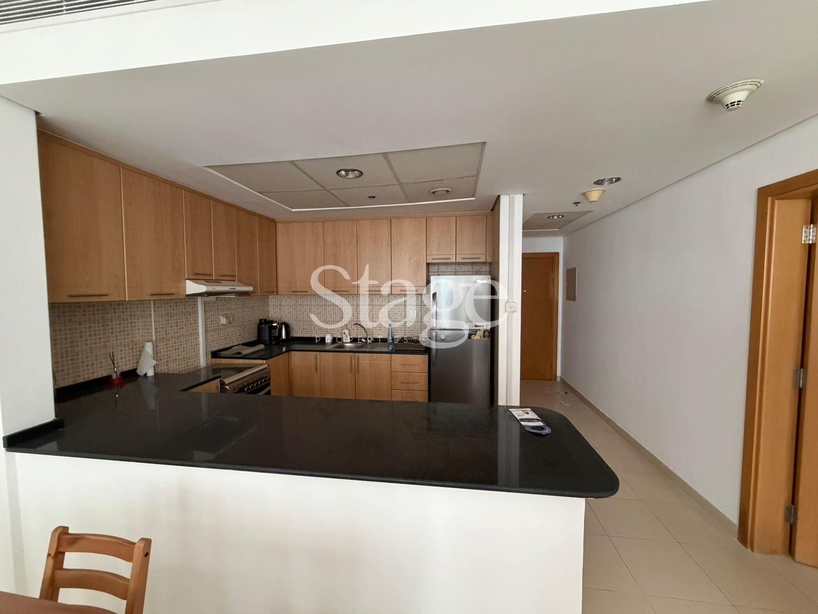 1 bedroom apartment for Rent in Business Bay, Dubai AP9400L