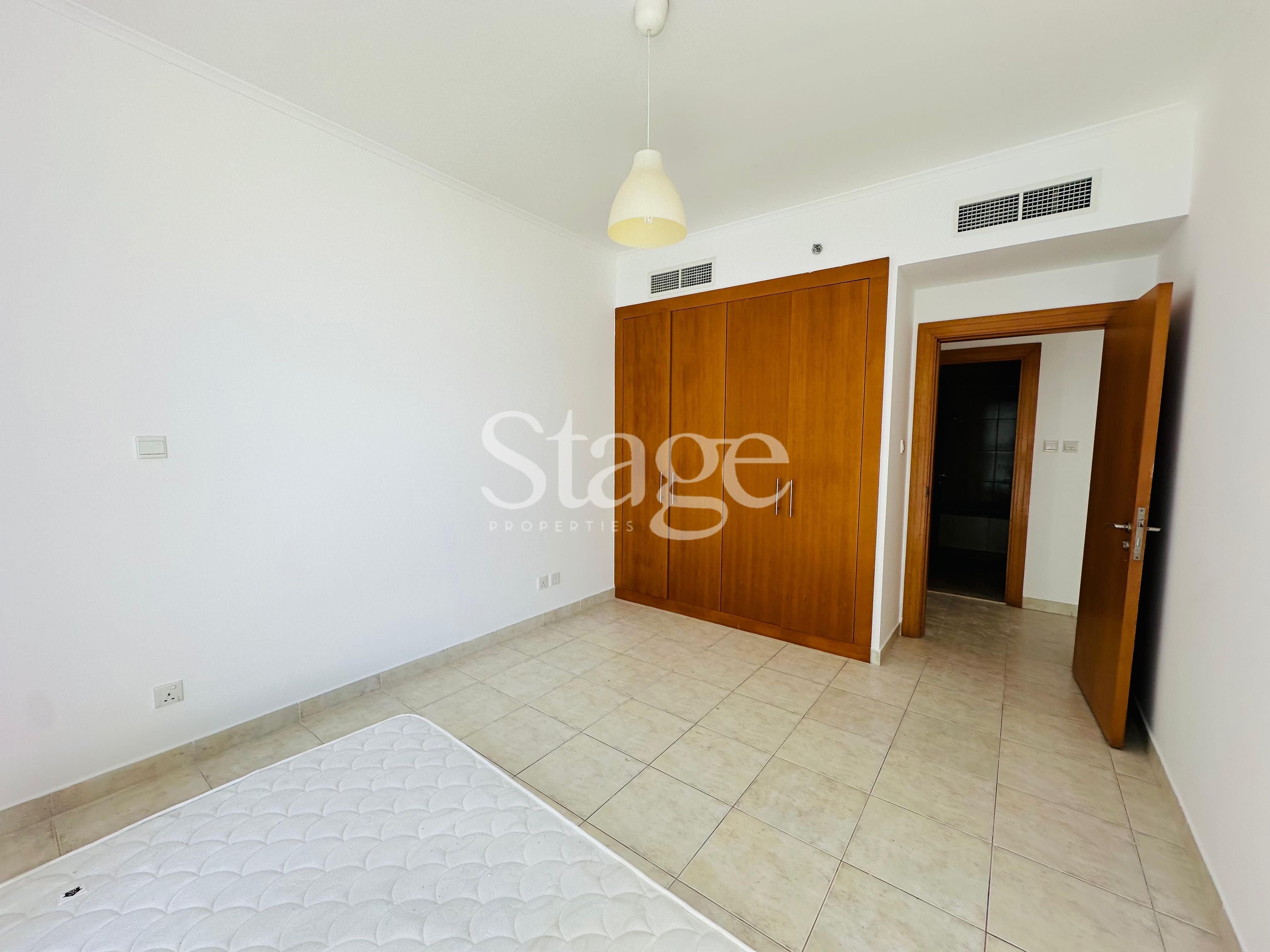 2 bedrooms apartment for Rent in The Views, Dubai AP7585L