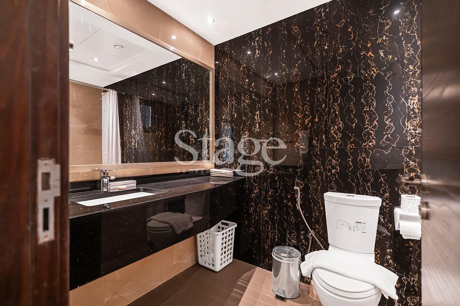 2 bedrooms apartment for Rent in Downtown Dubai, Dubai AP9949L