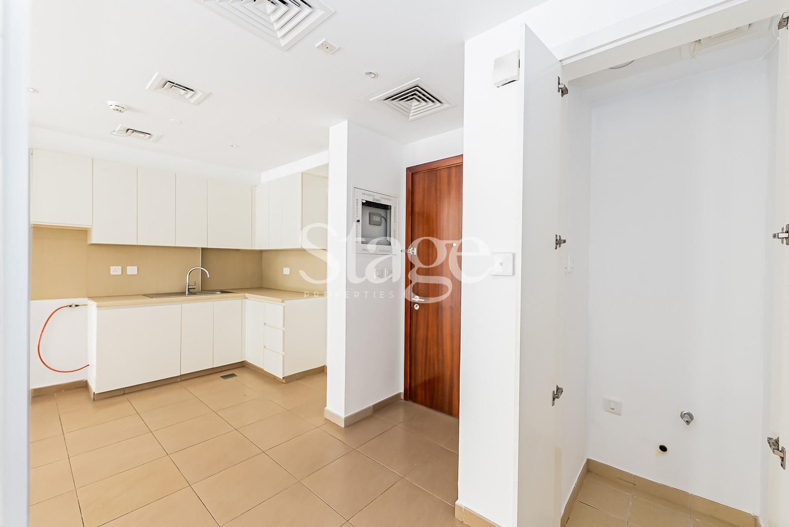 1 bedroom apartment for Sale in Town Square, Dubai AP8260S