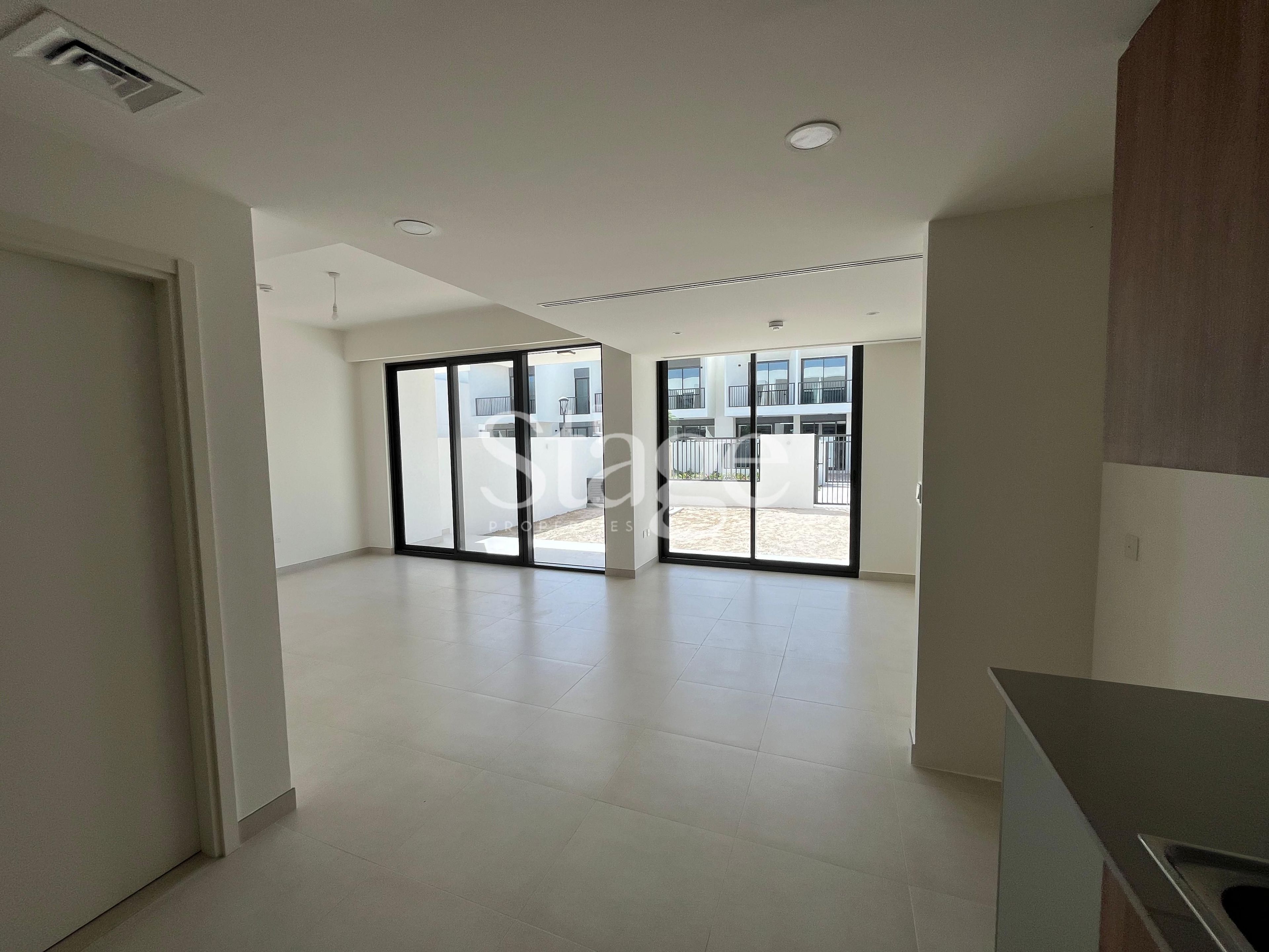 3 bedrooms Townhouse for Rent in Town Square, Dubai TH8331L