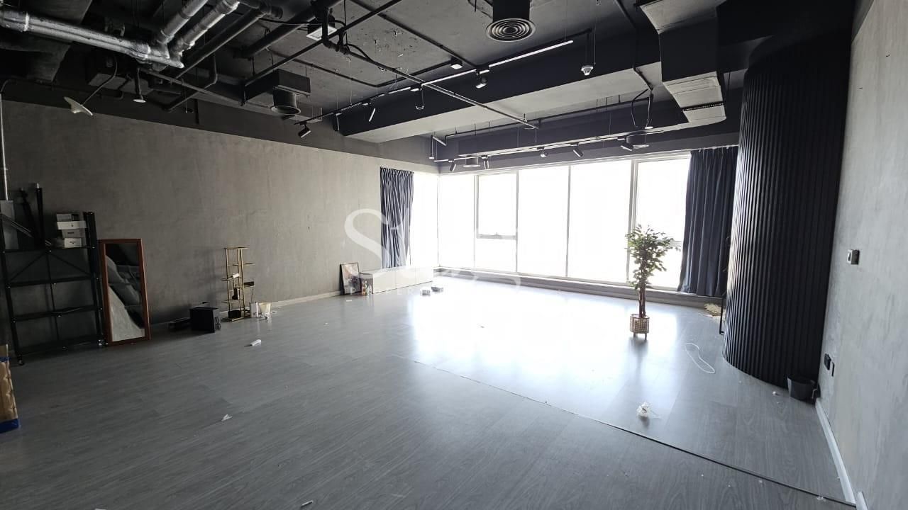 common for Rent in Business Bay, Dubai CB9816L