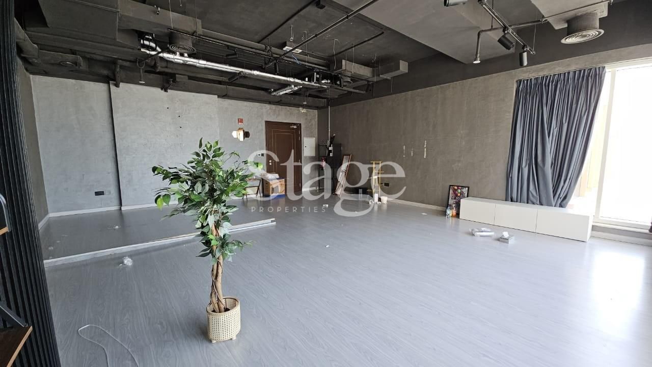 common for Rent in Business Bay, Dubai CB9816L