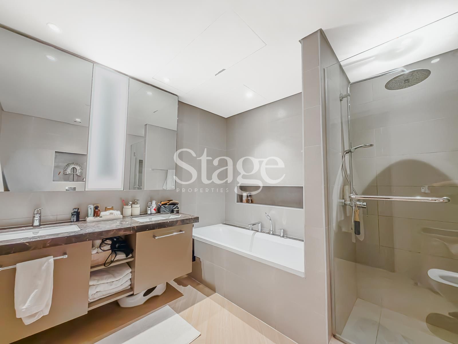شقة من غرفتي نوم للإيجار في Downtown Dubai، Dubai AP9051L