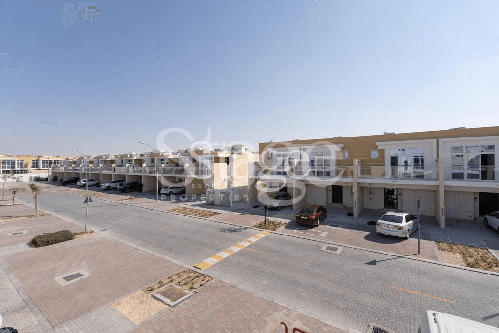 4 bedrooms Townhouse for Sale in Damac Hills 2, Dubai TH8427S