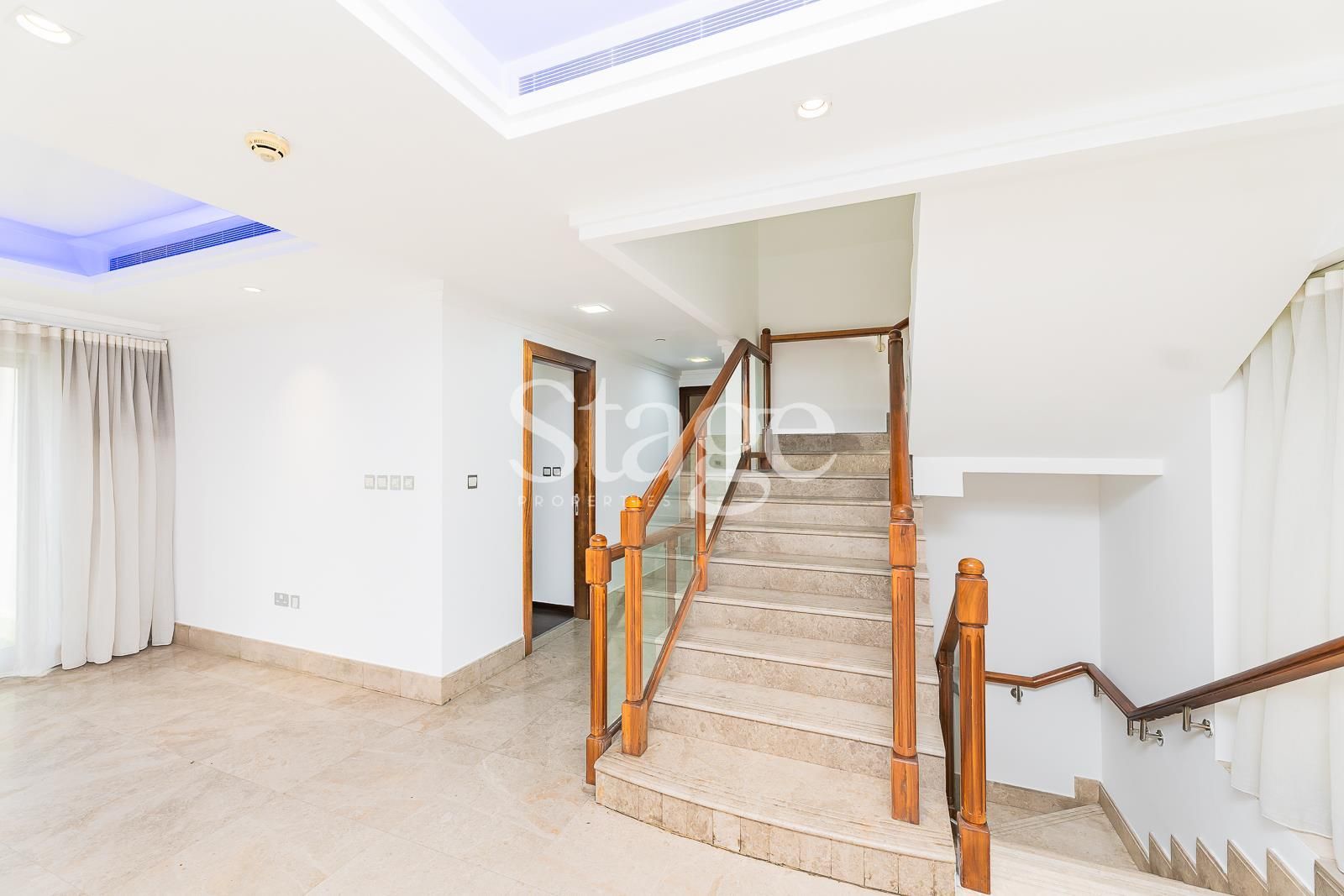 4 bedrooms Villas for Rent in Business Bay, Dubai VI8174L