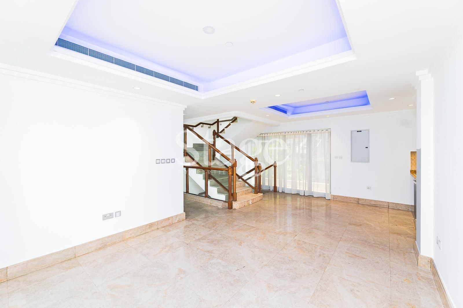 4 bedrooms Villas for Rent in Business Bay, Dubai VI8174L