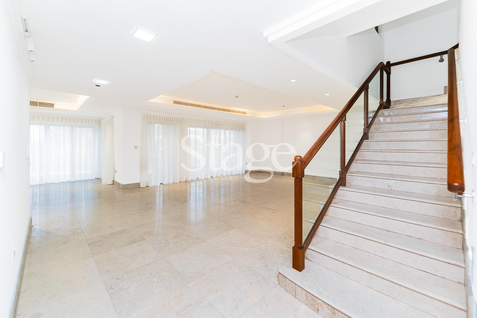 4 bedrooms Villas for Rent in Business Bay, Dubai VI8174L