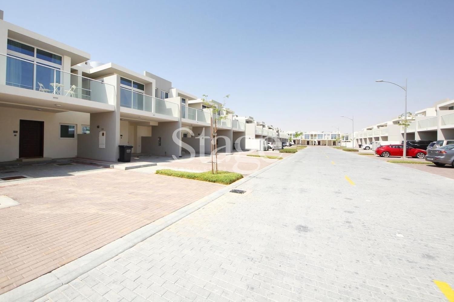 3 bedrooms Townhouse for Rent in Damac Hills 2, Dubai TH9103L