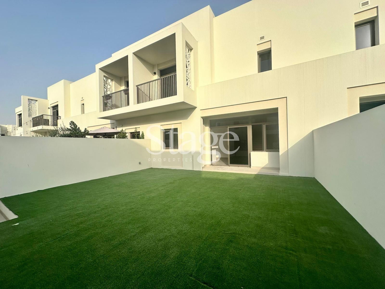 تاون هاوس من ٣ غرف نوم للإيجار في Town Square، Dubai TH8553L