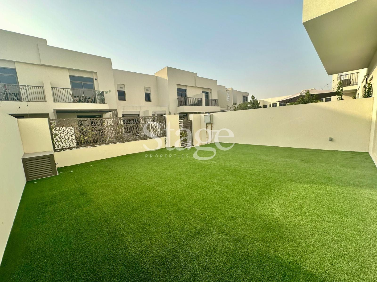 تاون هاوس من ٣ غرف نوم للإيجار في Town Square، Dubai TH8553L