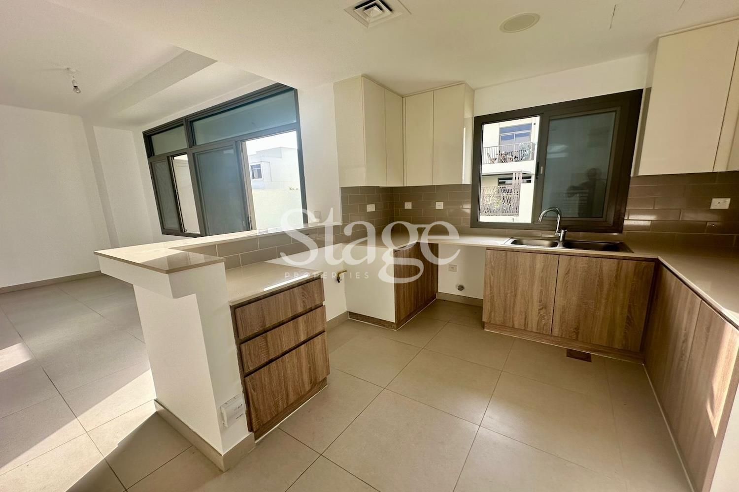 3 bedrooms Townhouse for Rent in Town Square, Dubai TH9016L