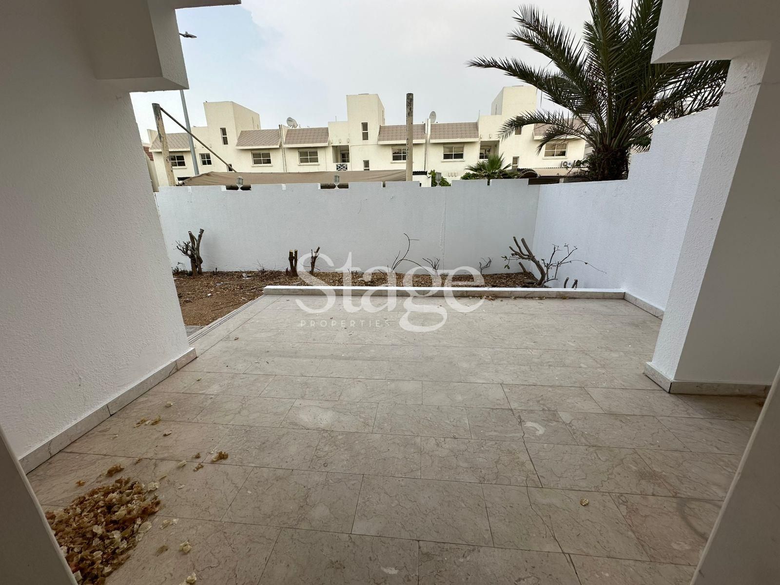 5 bedrooms Twin Villas for Rent in Umm Suqeim, Dubai VH8163L
