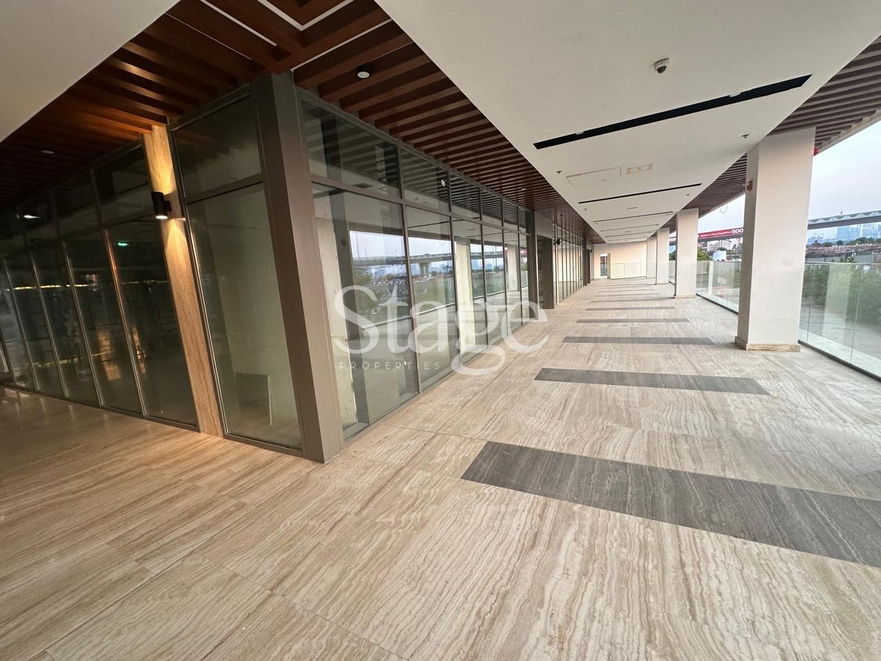 محل للبيع في Jumeirah Village Circle، Dubai SH9218S